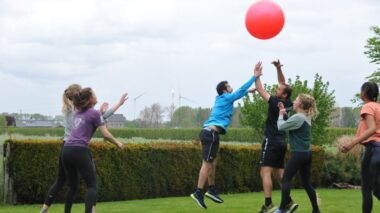 strandsporten teambuilding activiteiten
